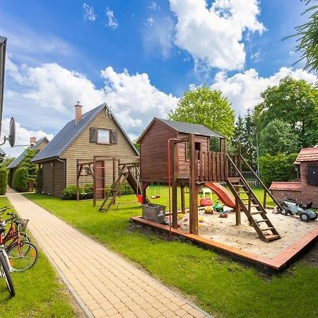 Caloroczne Domki Nad Morzem I Jeziorem Jezierzany Kültér fotó