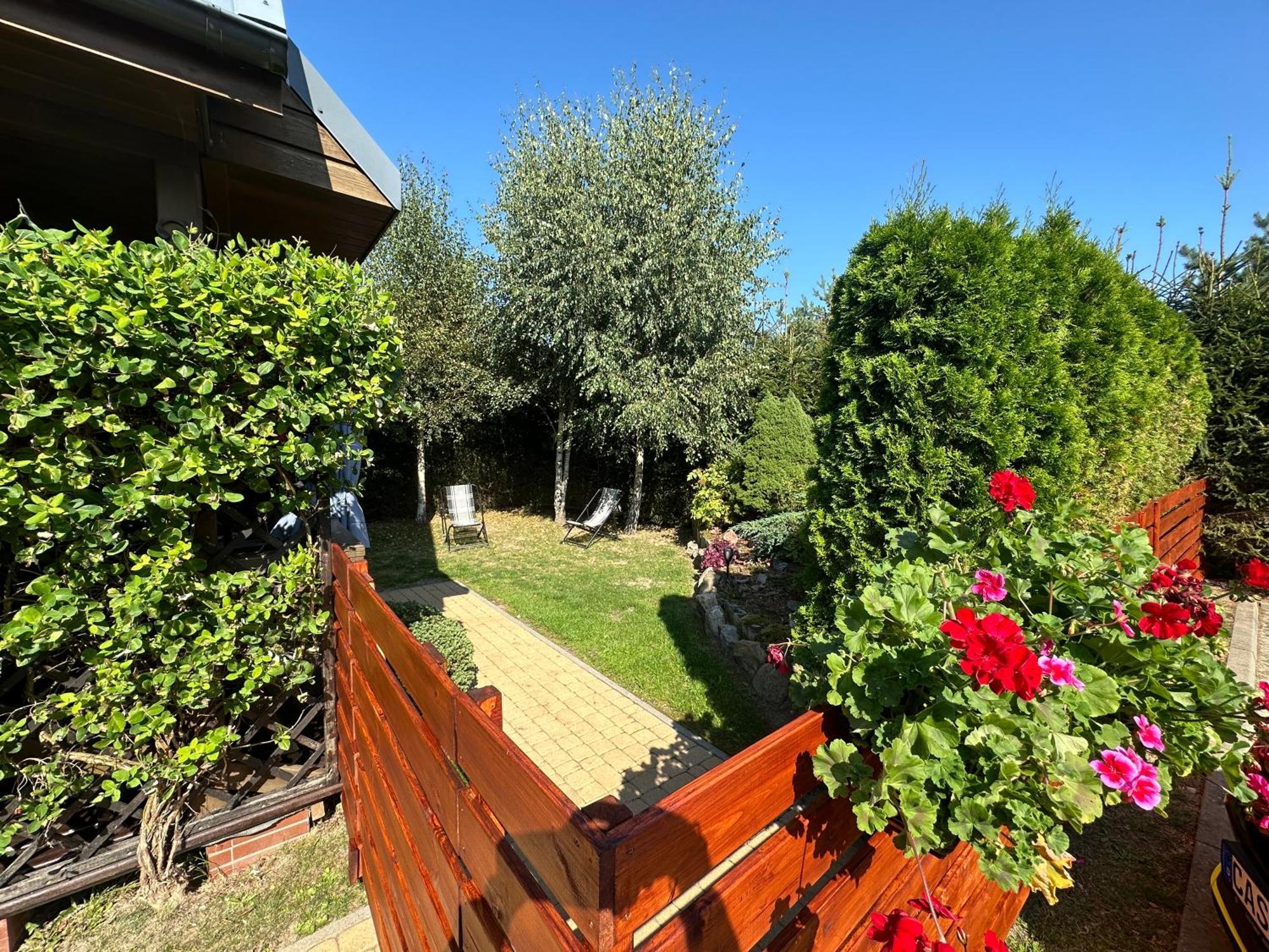 Caloroczne Domki Nad Morzem I Jeziorem Jezierzany Kültér fotó
